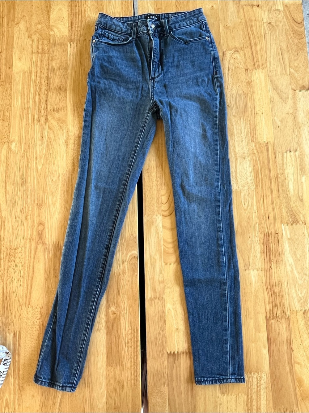 bebe Skinny Jeans in Dark Blue Wash